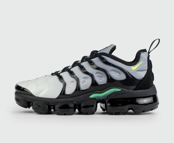 Buy vapormax plus best sale